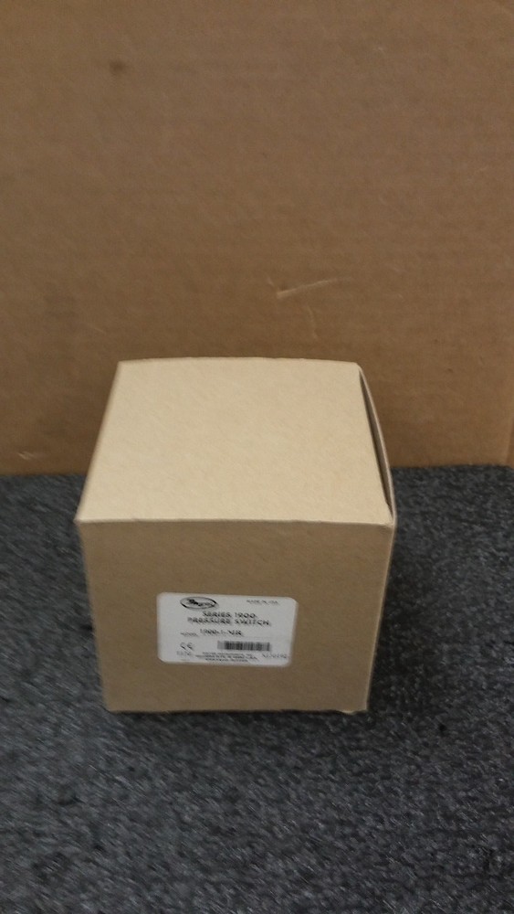 DWYER Instruments 1900-1-MR 1900 Series Compact Low Differential Pressure Switch