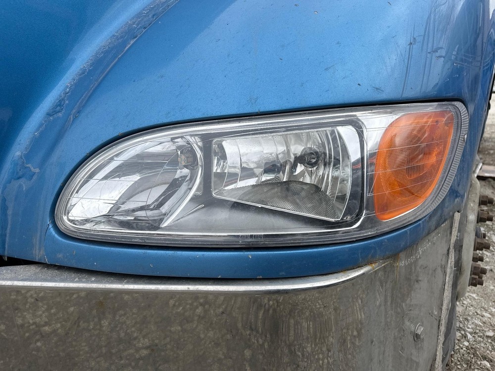 2006-2015 Peterbilt 386 Left/Driver Headlamp - Used