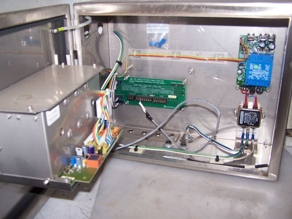ORBISPHERE LABORATORIES OXYGEN HYDROGEN OZONE ANALYZER 3600 WITH SS ENCLOSURE