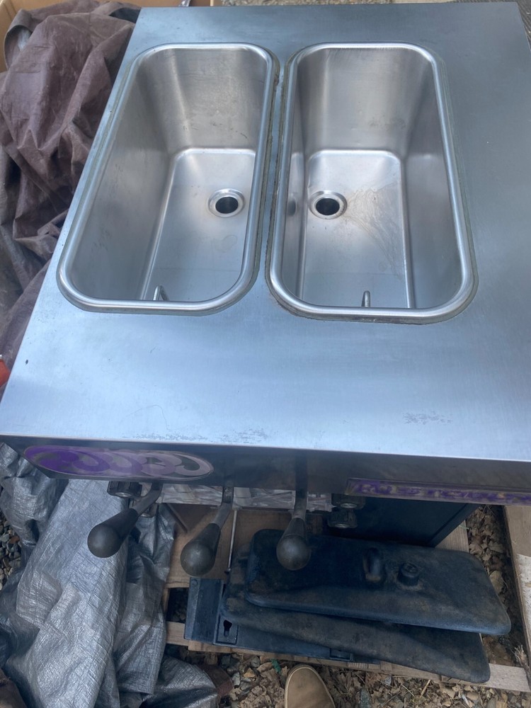 Stoelting Soft Serve machine Water cooled 220 power