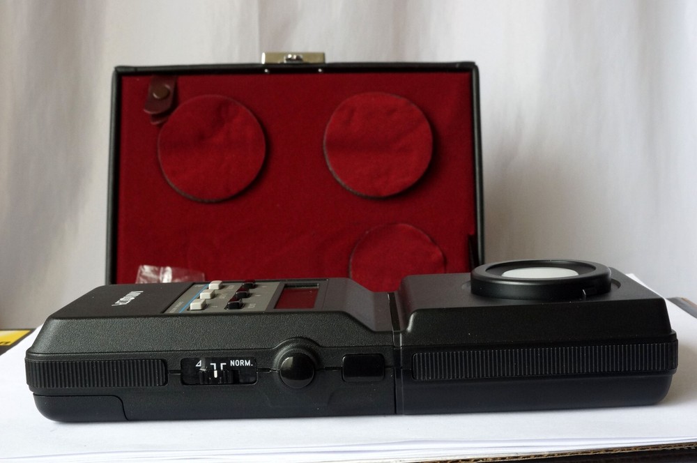 Konica Minolta CL-100 Chroma Meter Unused with a Hard Case