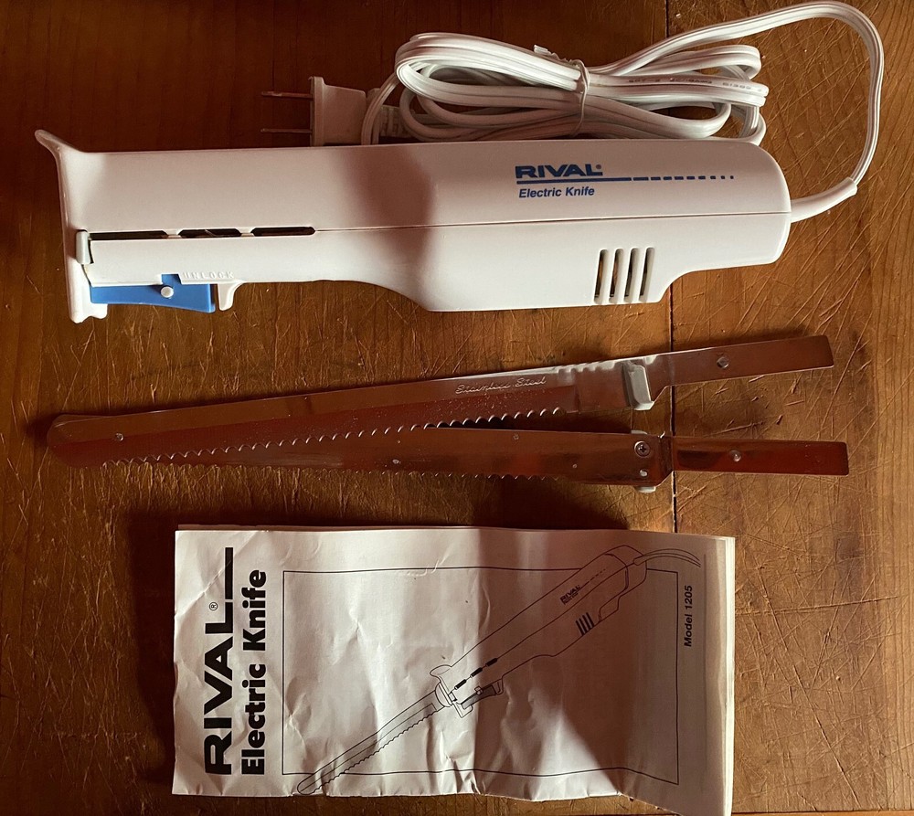 RIVAL Electric Knife: #1205 - White; With Box and Instructions