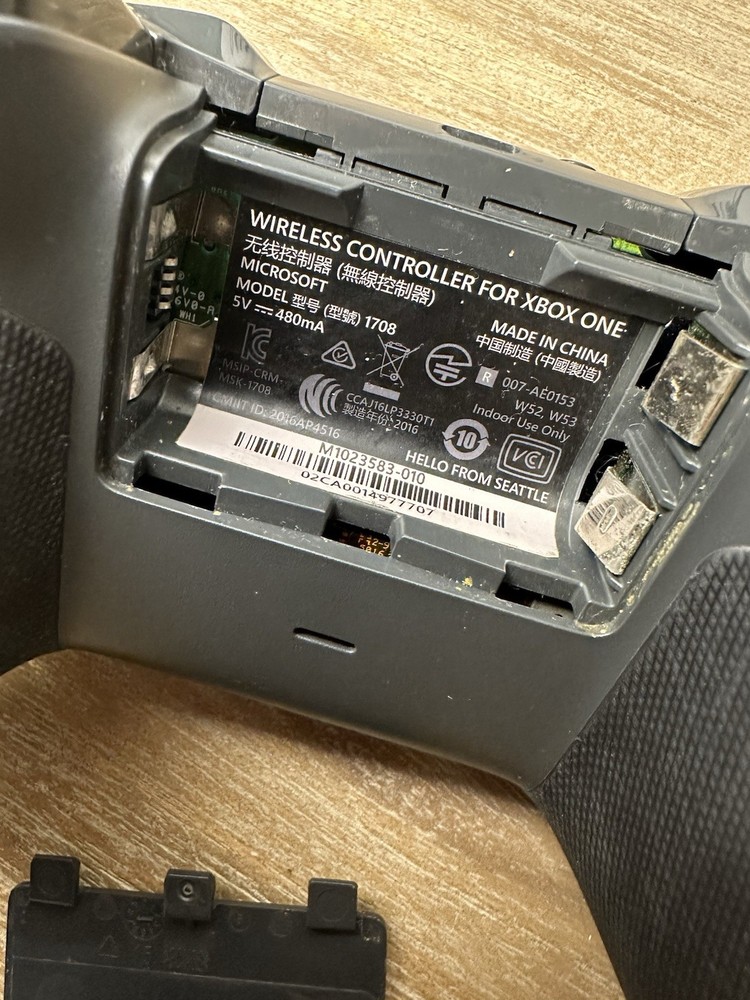 Xbox One S 1TB Console White Bundle 2 Controllers + 4 Games Tested Working