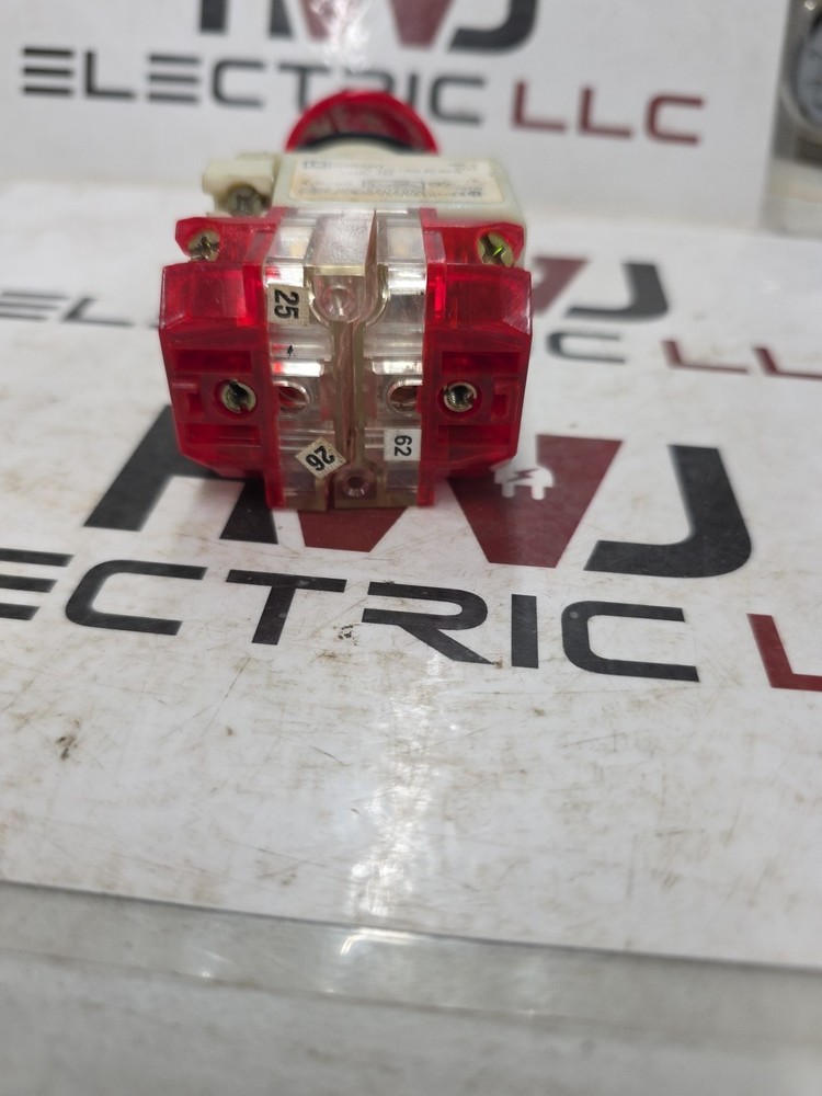 SQUARE D 9001 KM1 Ser H PUSH/PULL OPERATOR switch head Illuminated 755, 120v