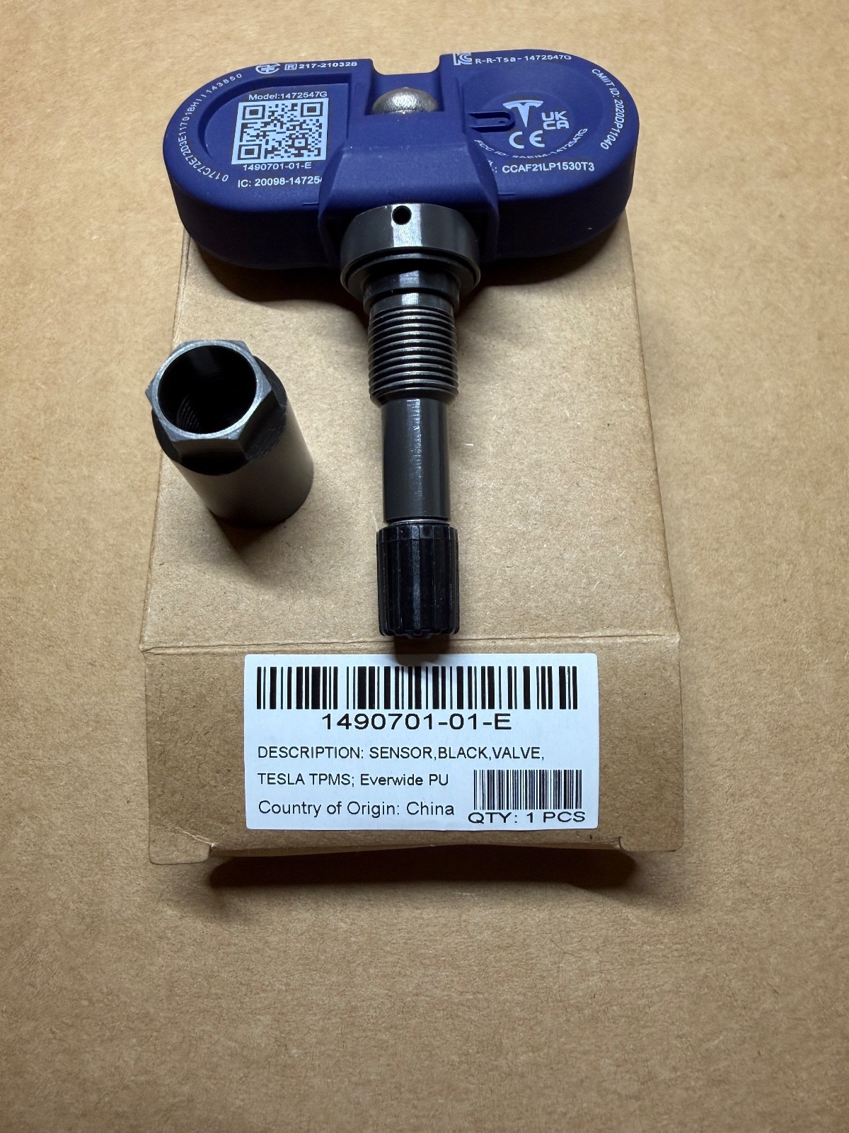 NEW OEM Tesla Model 3 S X Y Bluetooth TPMS Sensor with Black Nut 1490701-01-E