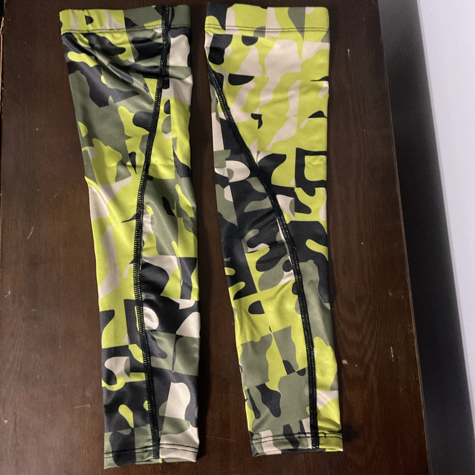 Nike Pro Dri-Fit Sleeves Camo Baseball Sleeves Mens Small/Medium