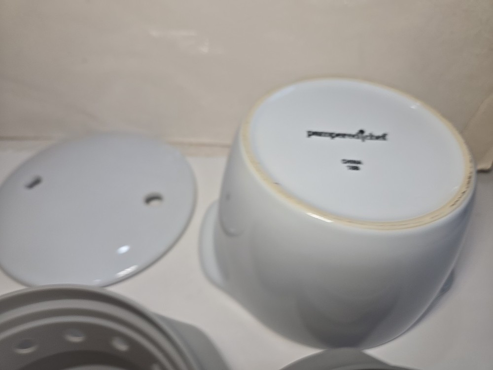 Pampered Chef Breakfast Sandwich Maker McMuffin Ceramic Egg Cooker 2634 EUC