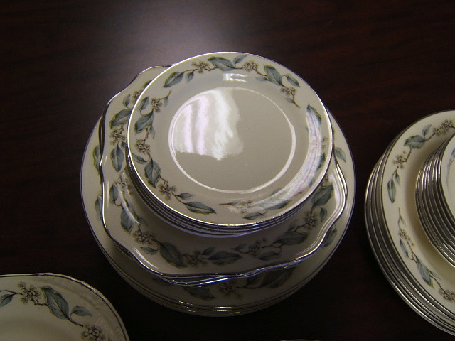 Homer Laughlin Eggshell Nautilus, Leaf & Tiny Flowers 59 Pieces Dinnerware