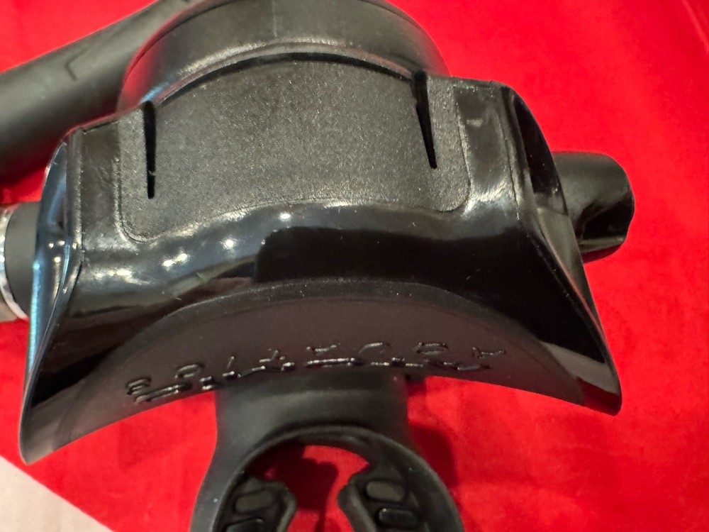 ATOMIC AQUATICS B2 SOLID BLACK EDITION REGULATOR LOOKS LIKE NEVER WET!