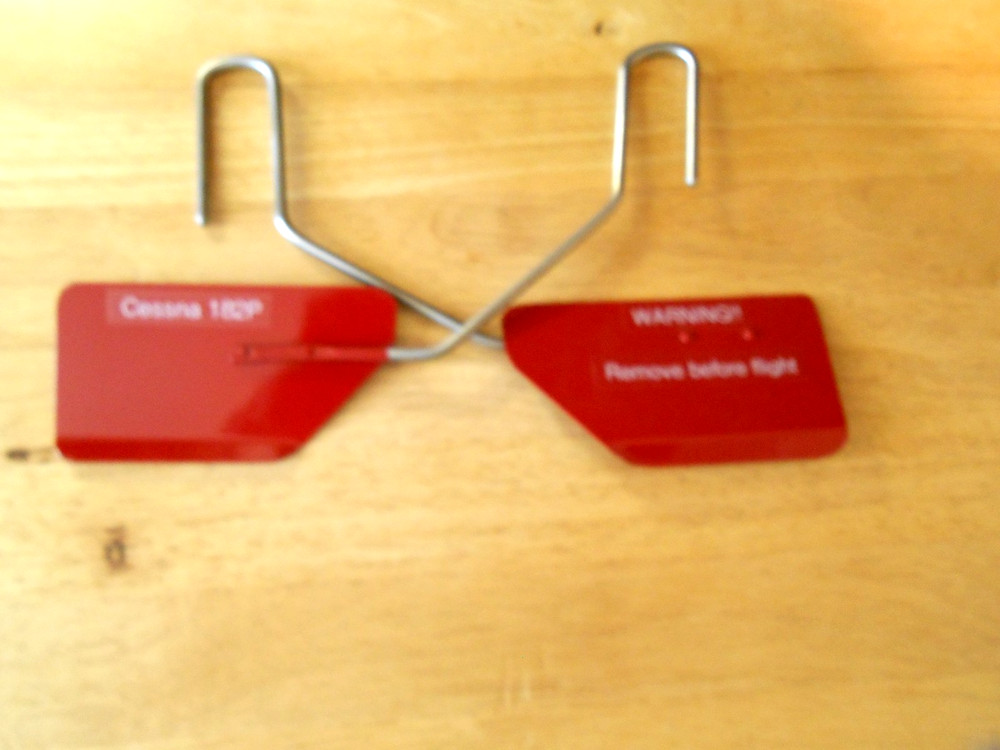 Cessna 182P Control Lock , vertical locking pin