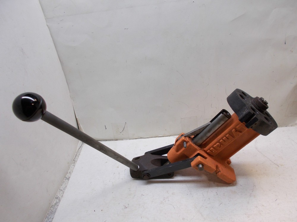 lyman T mag 6 hole turret reloading press
