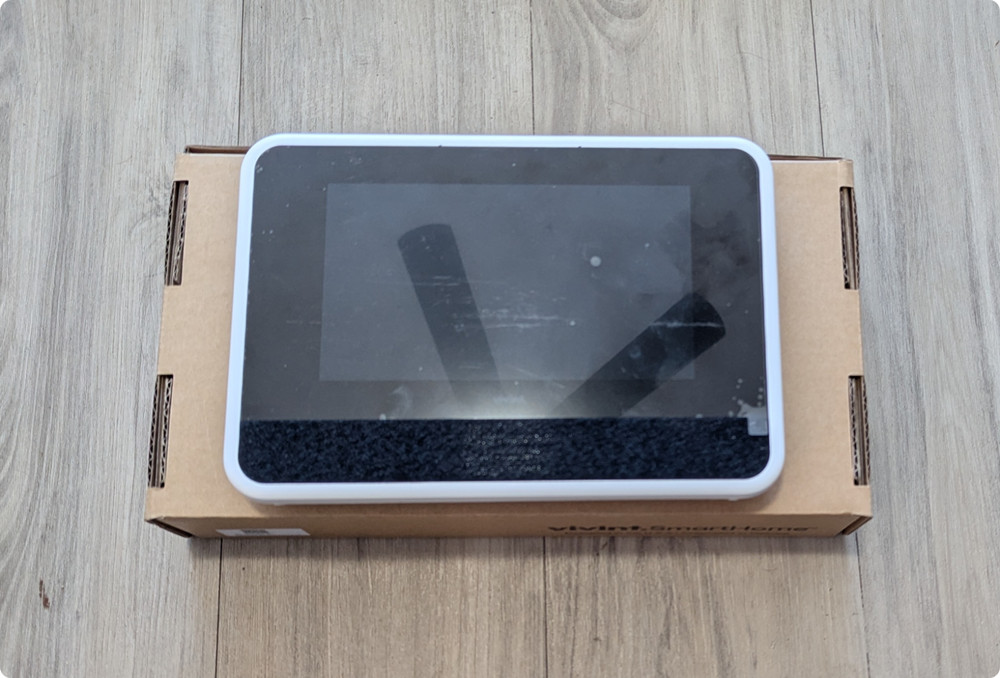 Vivint SmartHome Control Panel (vs-sh200-c00)