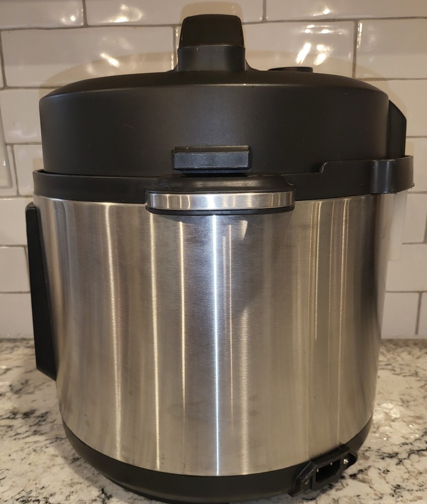 Crock Pot Express 6 Qt Programmable Multicooker/Pressure Cooker SCCPPC600-V1