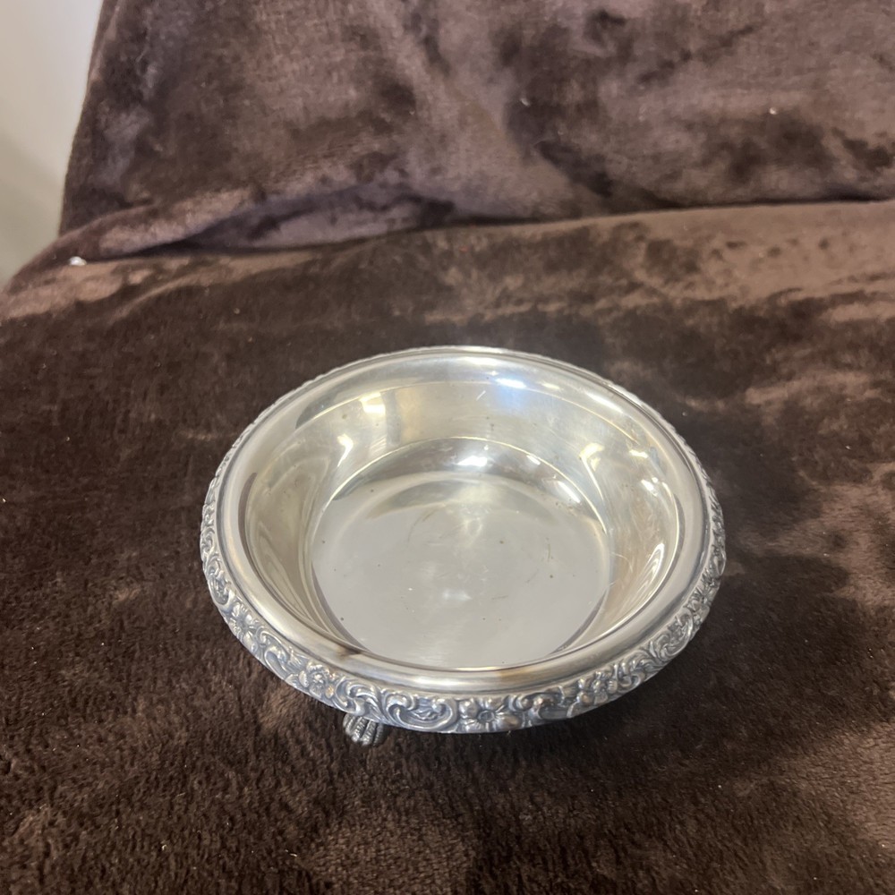 Rose Scroll Benedict Period Plate #7321