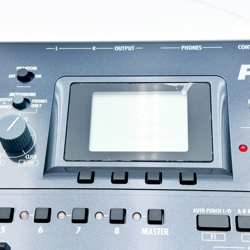 Zoom R8 Multitrack Digital Recorder 8-track MTR Sampler Working Order