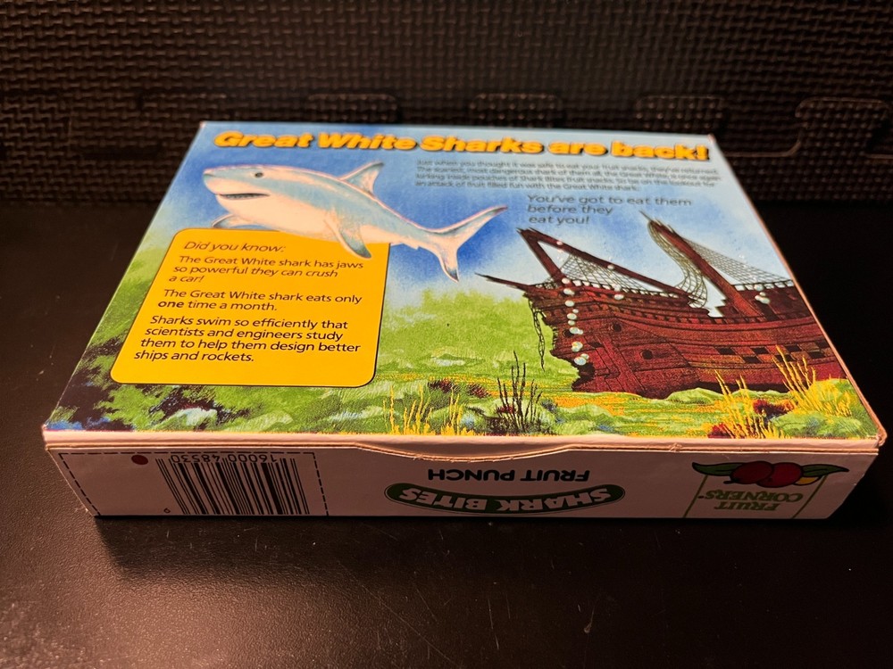 1990 Shark Bites Fruit Snacks (great white) - Replacement novelty display box