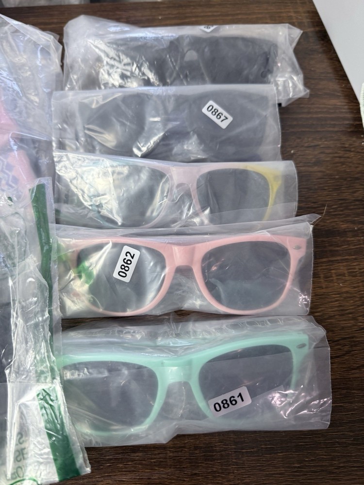 Mixed Accessories Lot Sunglasses Watches Keychains Décor 10+ Items EUC