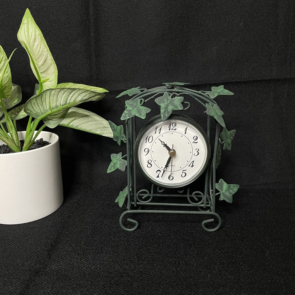 Vintage Quartz Green Leaf Decorative Small Clock WORKING