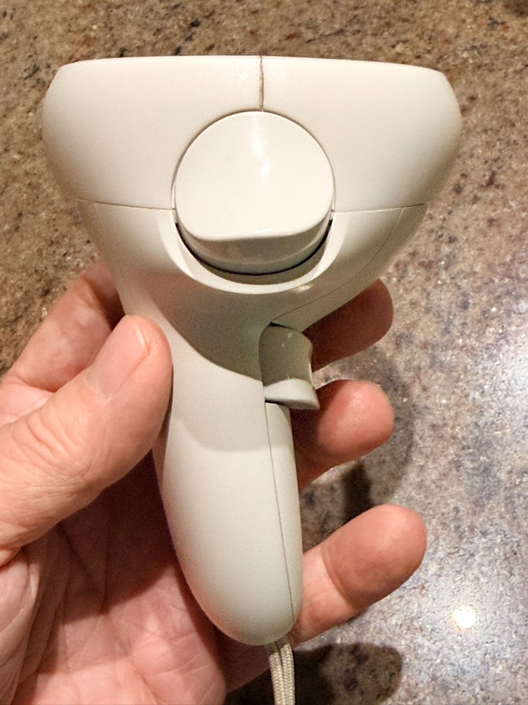 Meta Oculus Quest 2 VR Headset + Controllers – Excellent Condition – Orig Strap