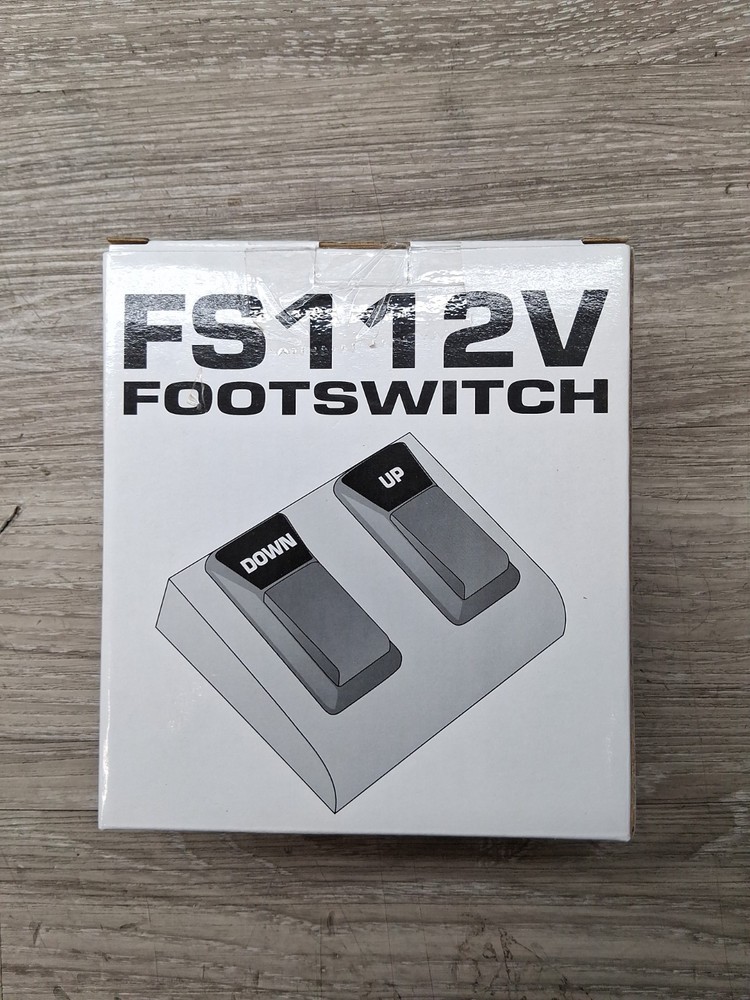 Behringer V-AMP 2 Virtual Guitar Amplifier Effects Processor w/ Footswitch & Bag