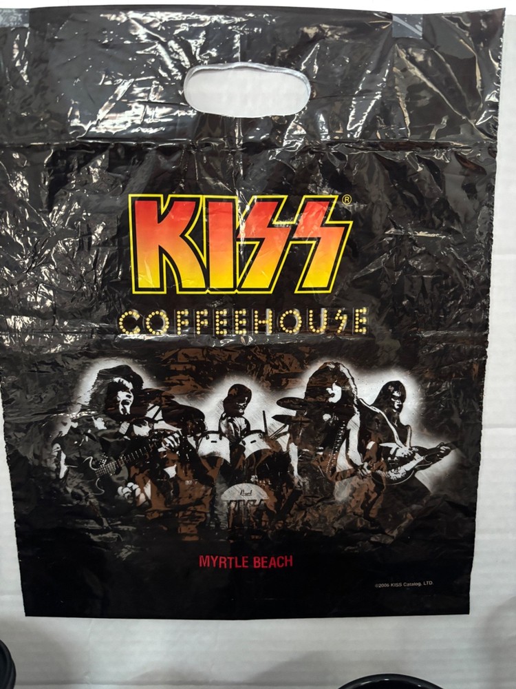 KISS COFFEEHOUSE MYRTLE BEACH MUGS (2) PLASTIC CUPS (2) MAGNET AND BAG
