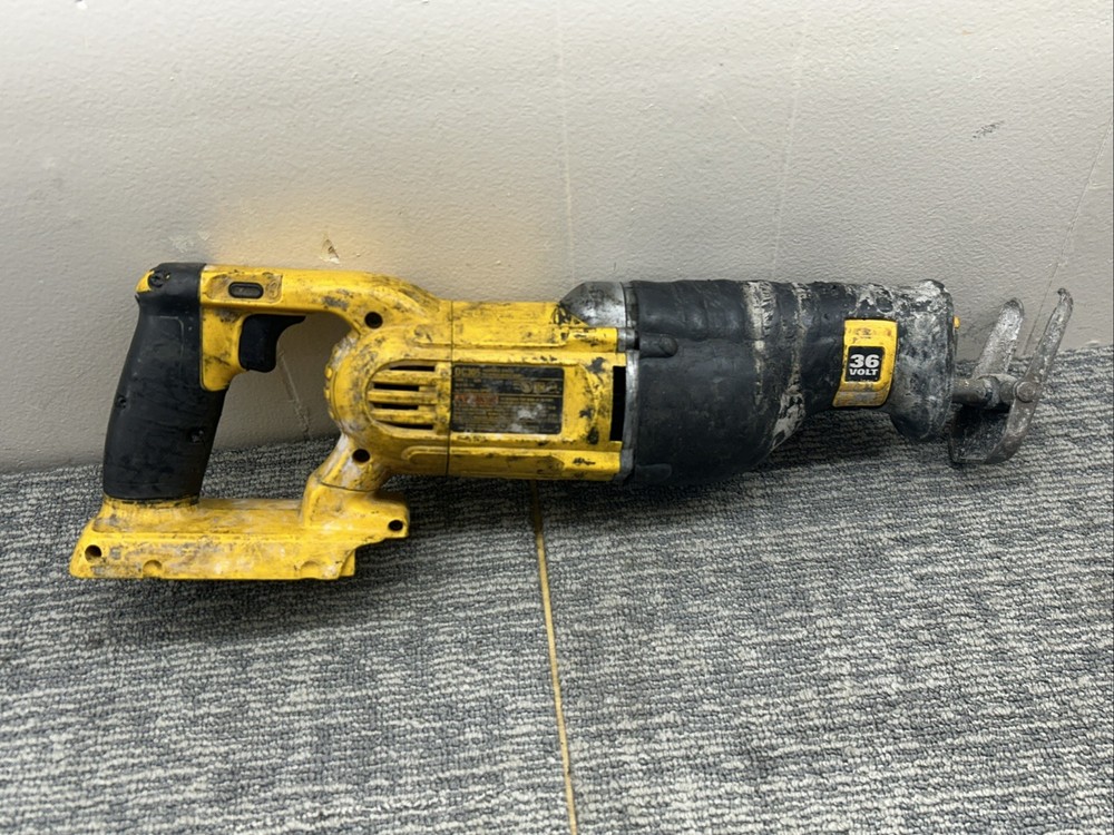DEWALT DC305 36VOLT VARIABLE SPEED RECIPROCATING SAW 37255