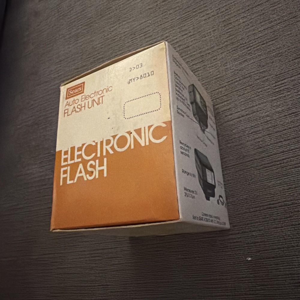 Sears Auto Electronic Flash 38010 in original Box