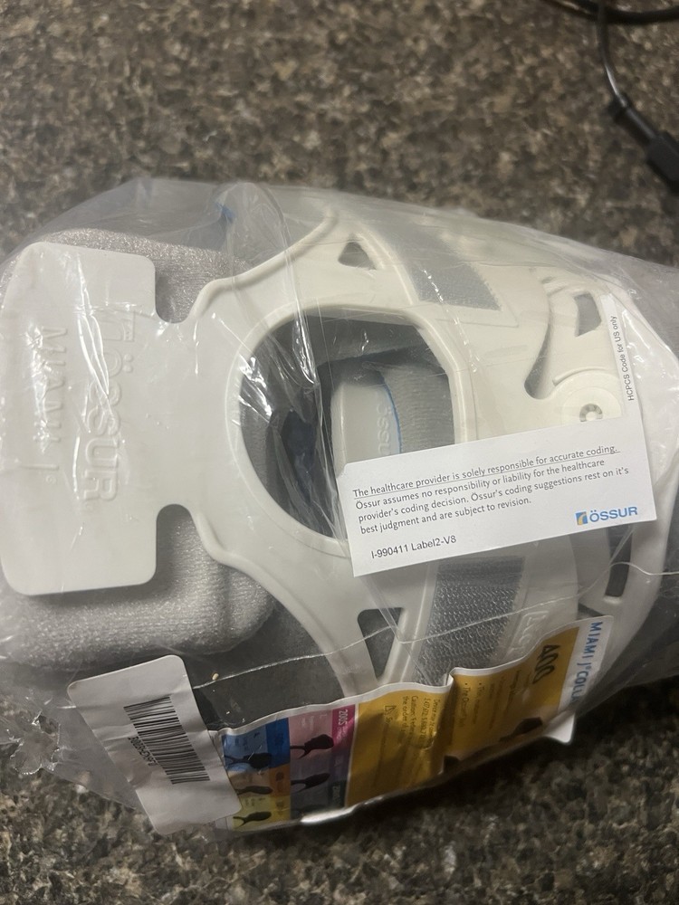 Össur Miami J Cervical Collar for Neck