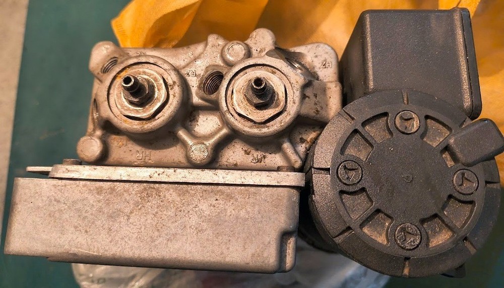 BMW K1100 ABS Pump OEM Working Motorcycle