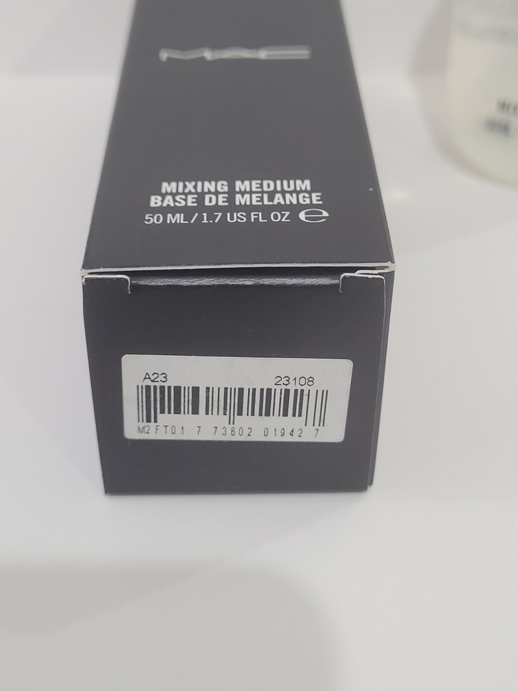 MAC *Mixing Medium Alcohol Base* / 1.7 oz / New In Box