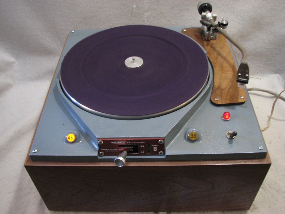Russco Studio Pro Model B turntable