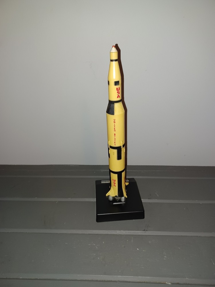 1960s COUNTDOWN INC. APOLLO SATURN V ROCKET 12" Desk Model NASA Space Program