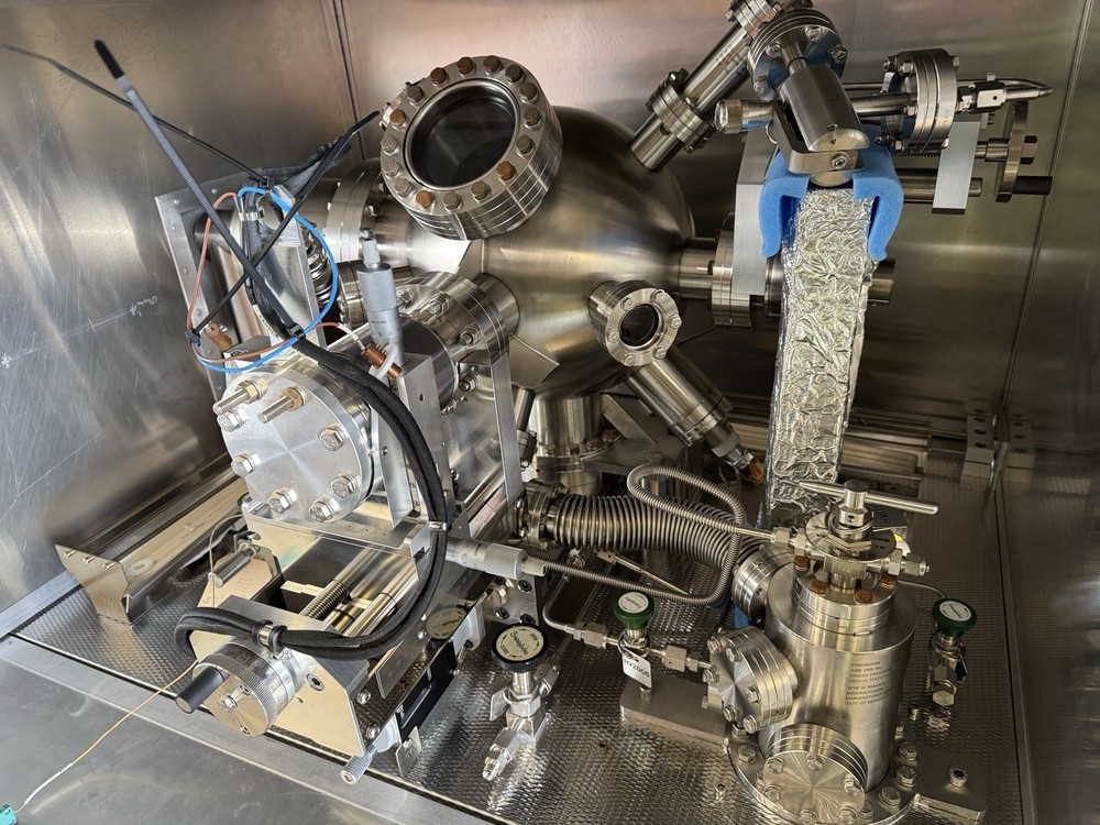 CVT UHV TPD System Temperature Programmed Desorption Vacuum Chamber