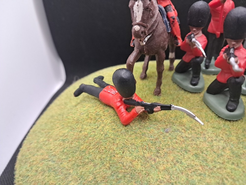 ROYAL SCOTS BRITAINS Lot