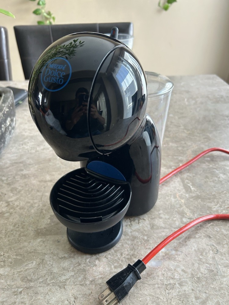 NESCAFÉ Dolce Gusto Capsule Coffee Machine piccolo XS