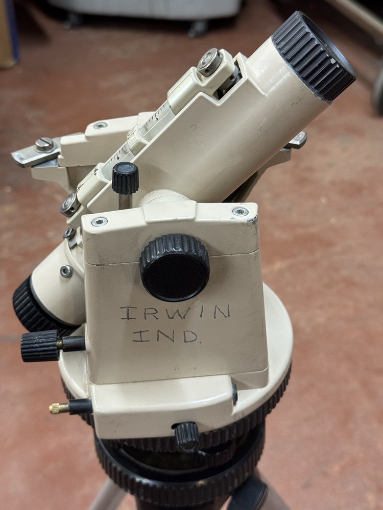 Realist David White Instruments LT8-300P Level Transit l