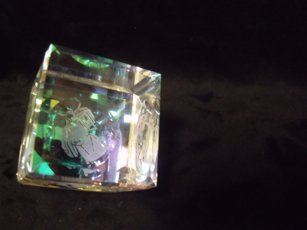 VINTAGE 2" CORNER STANDING CUBE PRISM WITH ETCHED CHINESE FIGURES