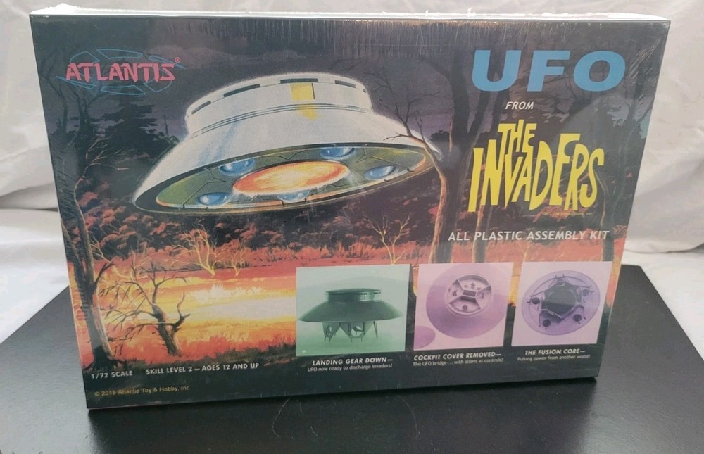 The Invaders UFO Plastic Model Kit #AMC-1006