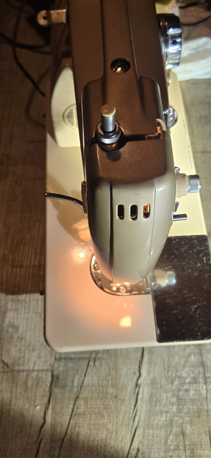 Vintage WHITE Sewing Machine Model 764 with Pedal EXCELLENT SHAPE