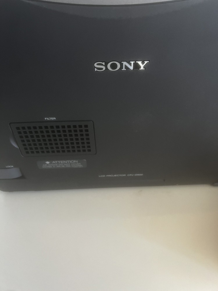 CPJ-D500 Sony LCD Projector w/ Case & Cables - Clean & Fully Functional!