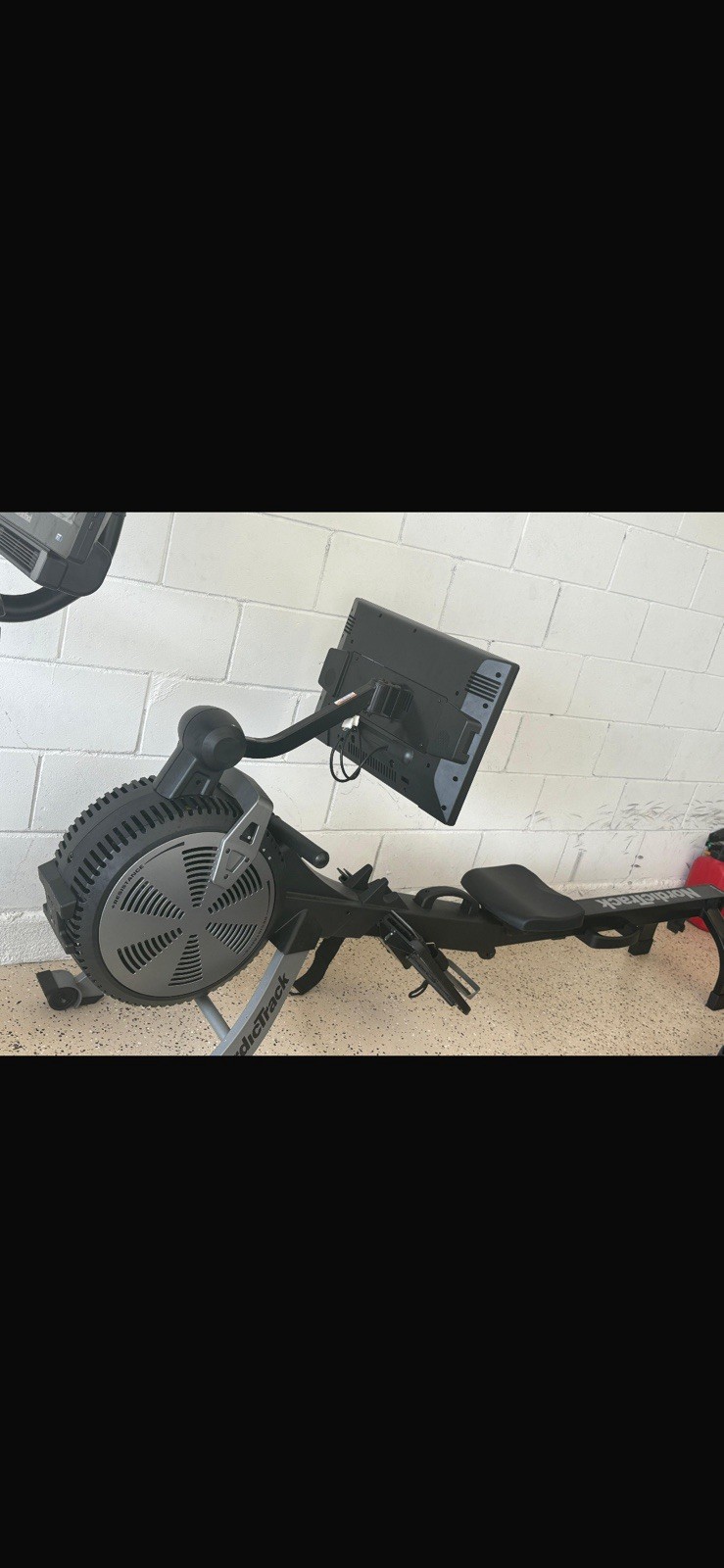 NordicTrack RW500 Rowing Machine Black Air Resistance Touchscreen