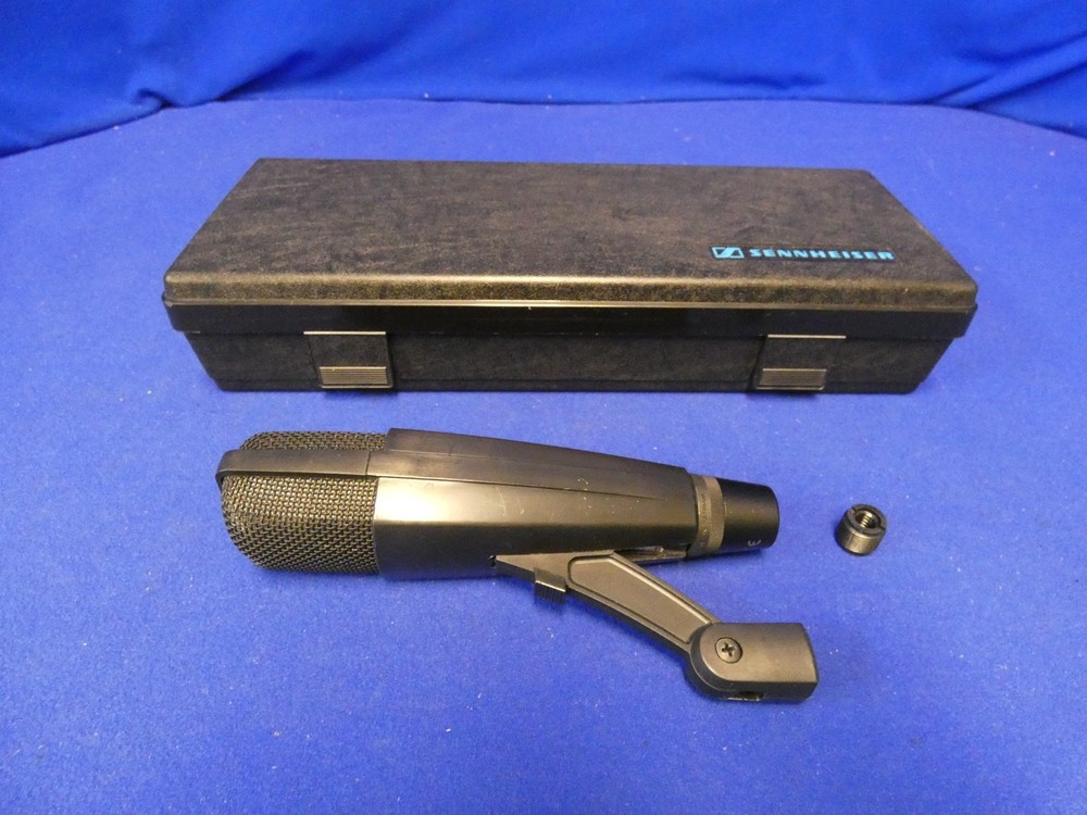 Sennheiser MD 421-II Cardioid Dynamic Microphone w/Case (working-slight dent)