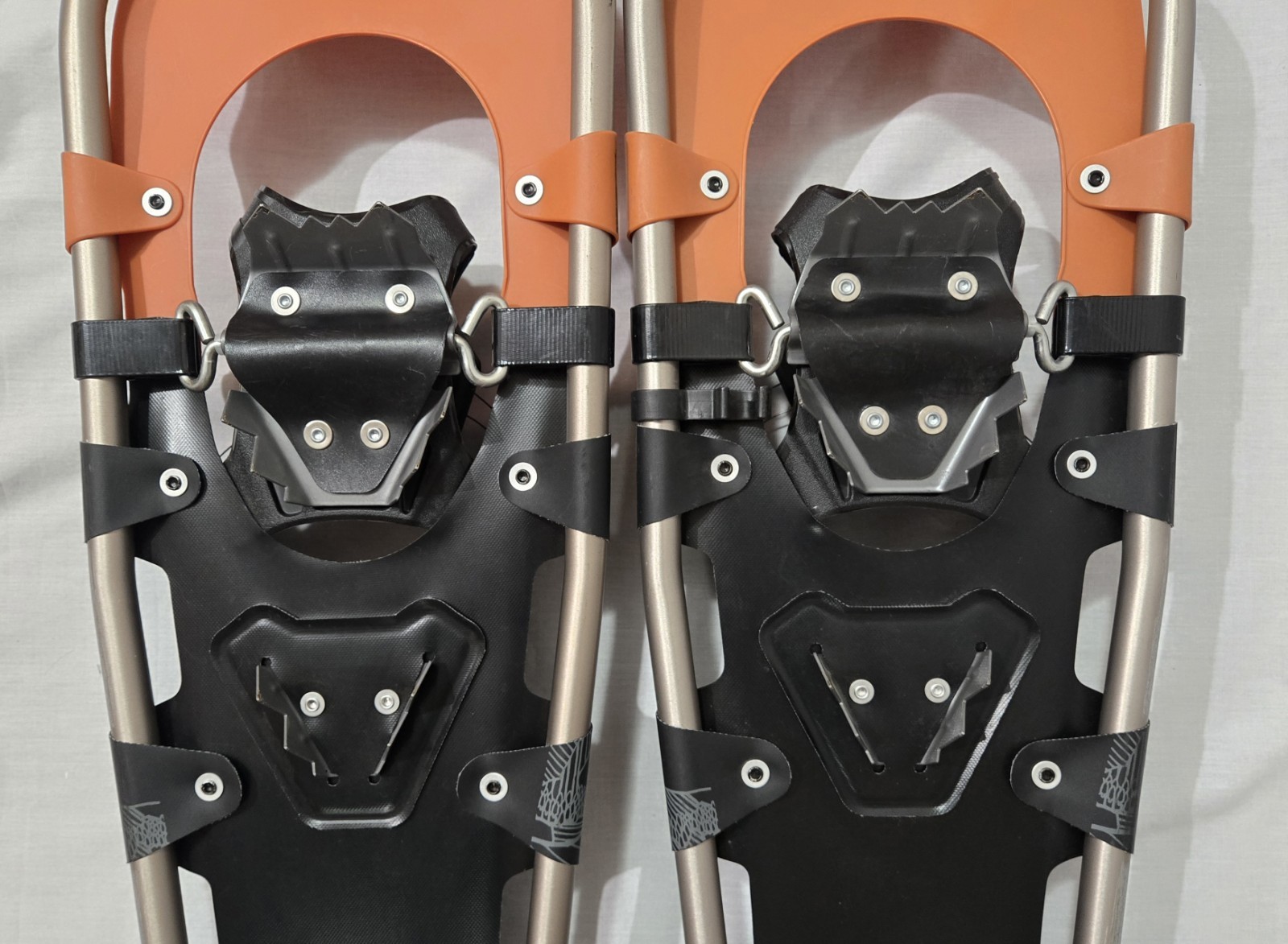 Tubbs Wayfinder Size 30 Snowshoes Black And Orange Excellent Condition