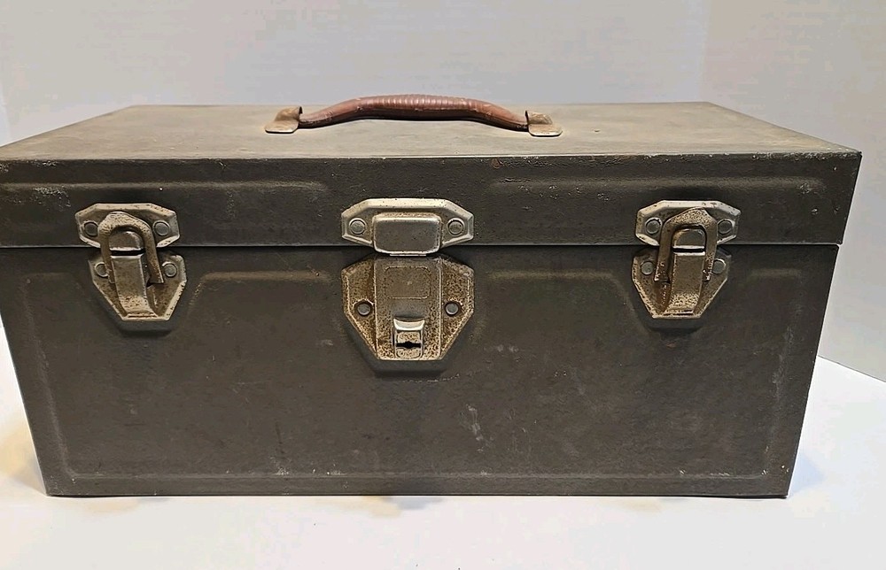 Vintage Metal Toolbox With Tray.