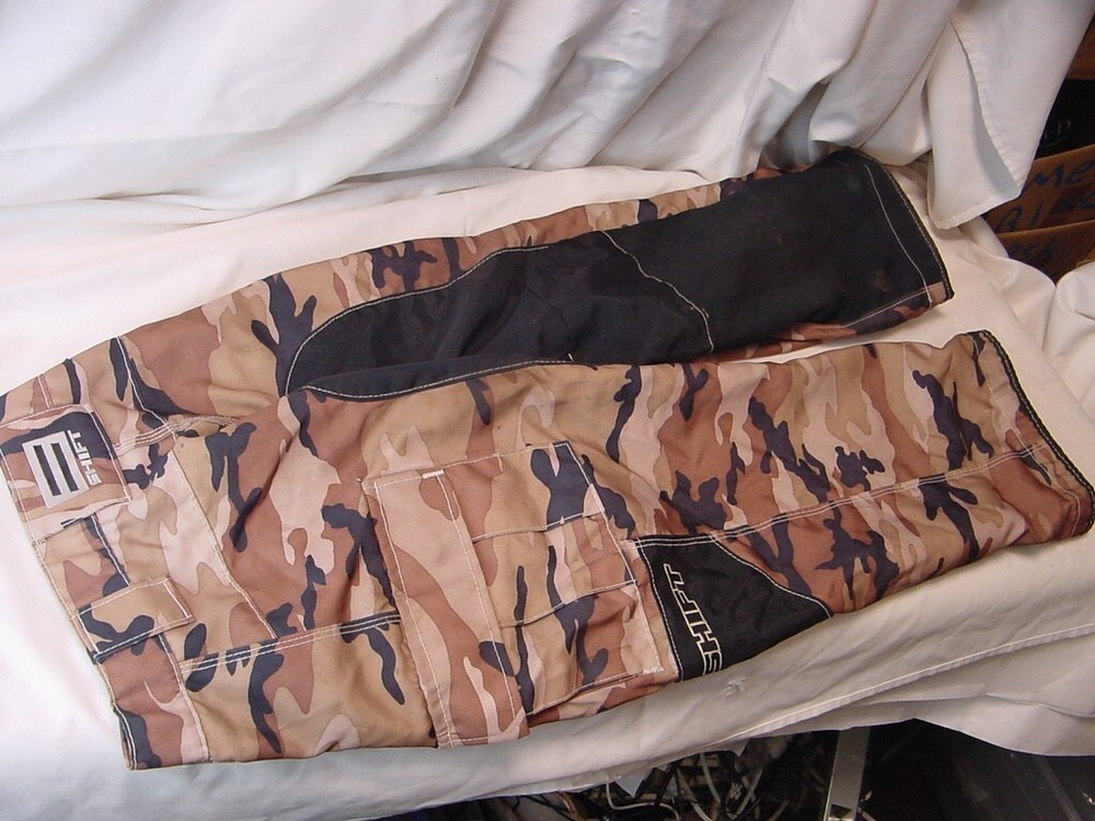 SHIFT MOTOCROSS PANTS CAMO SIZE 26"
