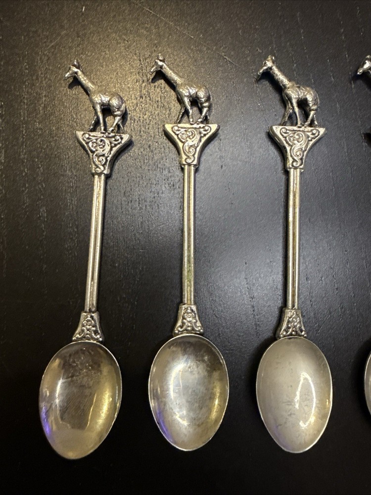 Set If 5 Giraffe Spoons - Material Unknown