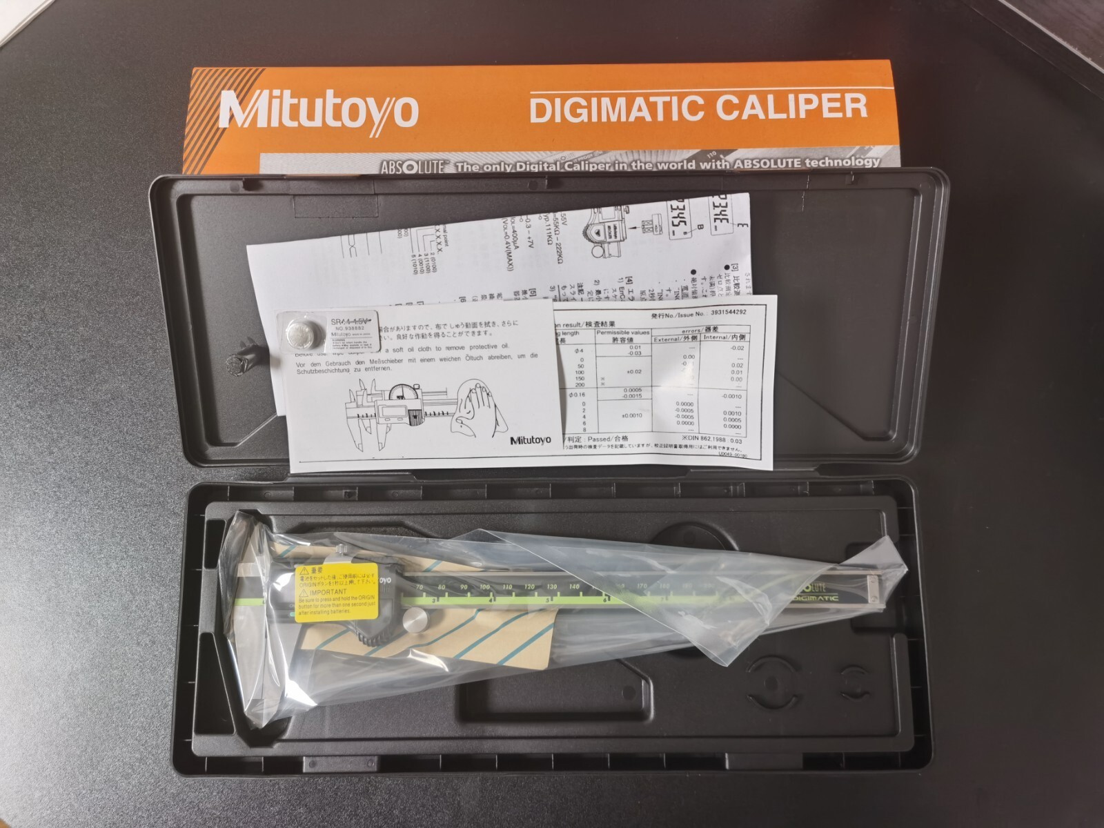 Japan Mitutoyo 500-197-30 200mm/8" Absolute Digital Digimatic Vernier Caliper
