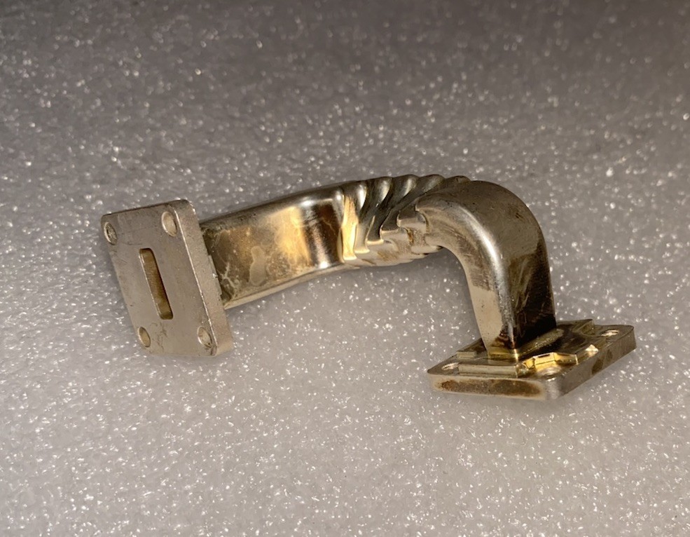 ADAPTER 18-26GHZ WR 42 Double Elbow-Hard Line