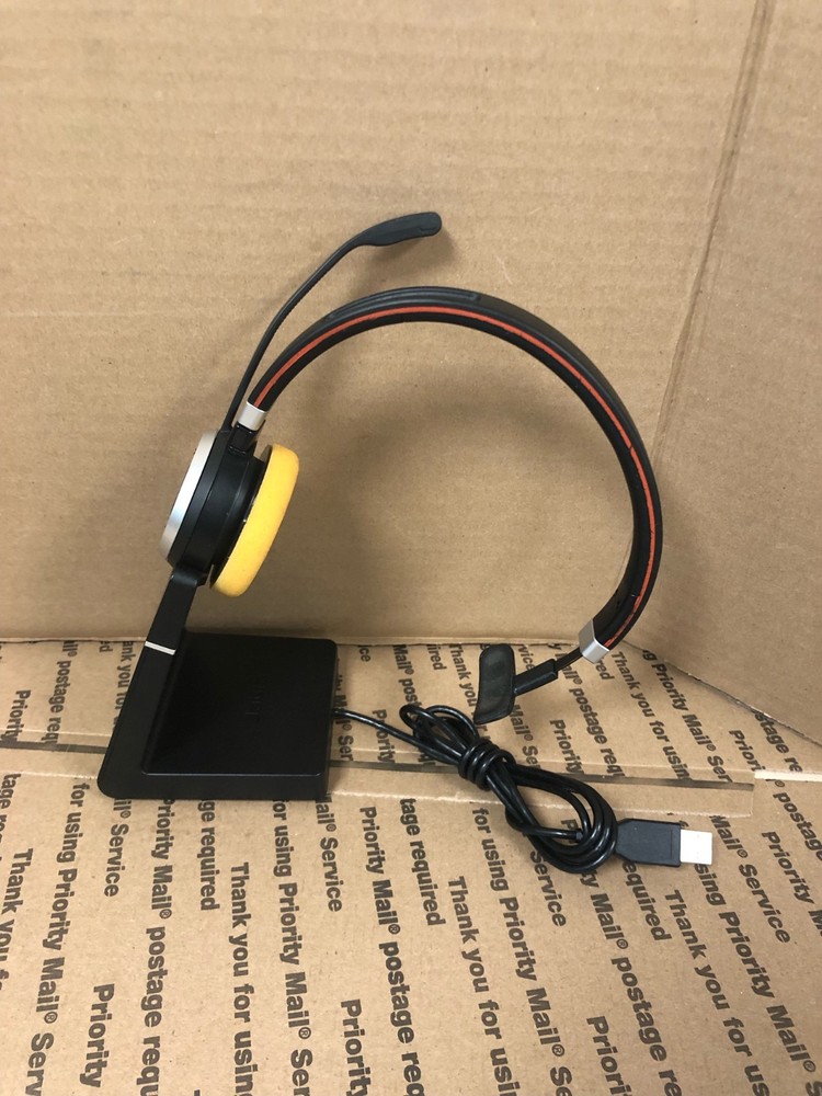 JABRA EVOLVE E65 MODEL DIV010 CHARGING BASE W/ HSC018W HEADSET