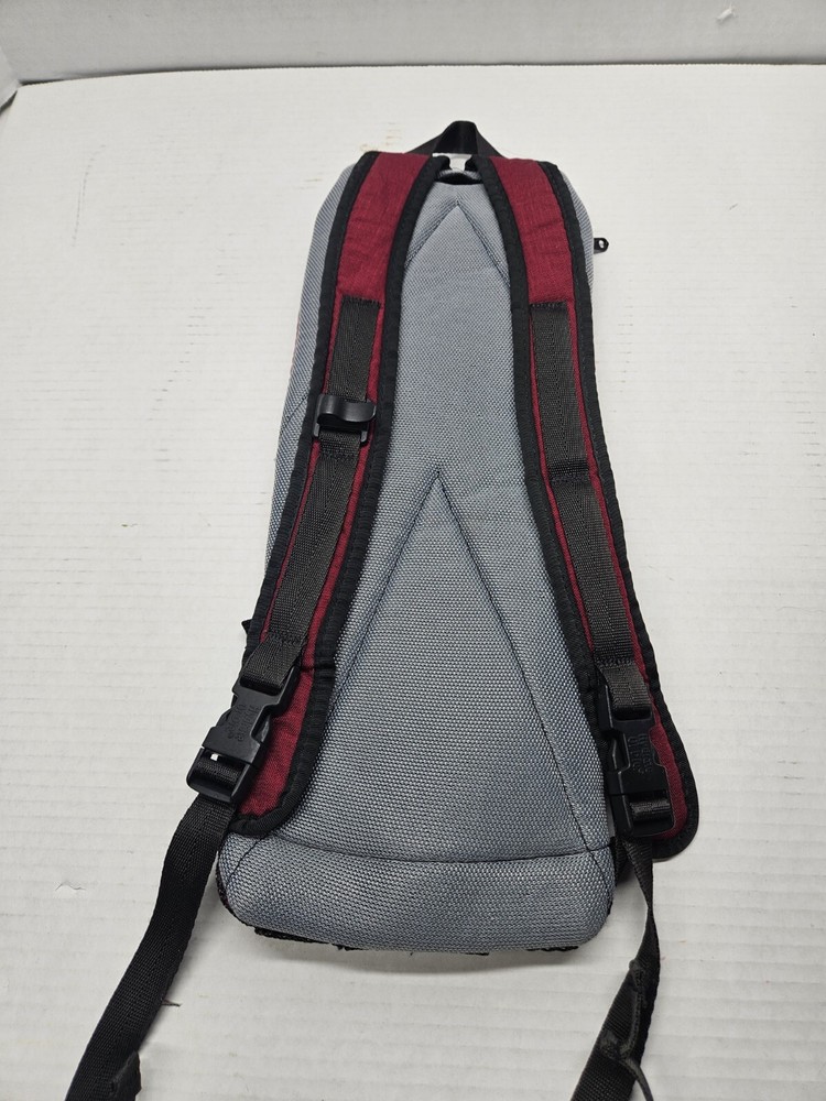 Camelbak Rogue Hydration Backpack 2L Bladder Maroon Black EUC Clean Hiking Walk